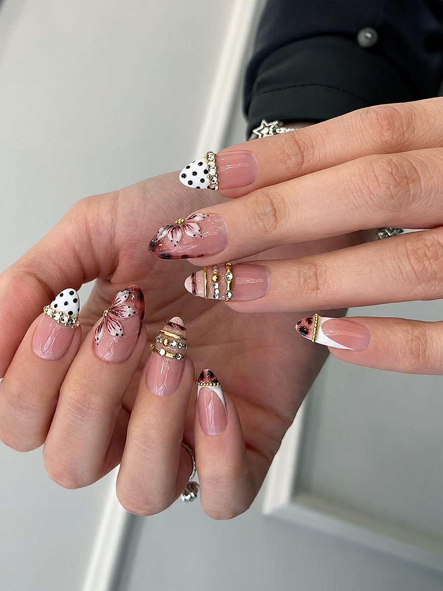 Unique Nails Lounge in Longview