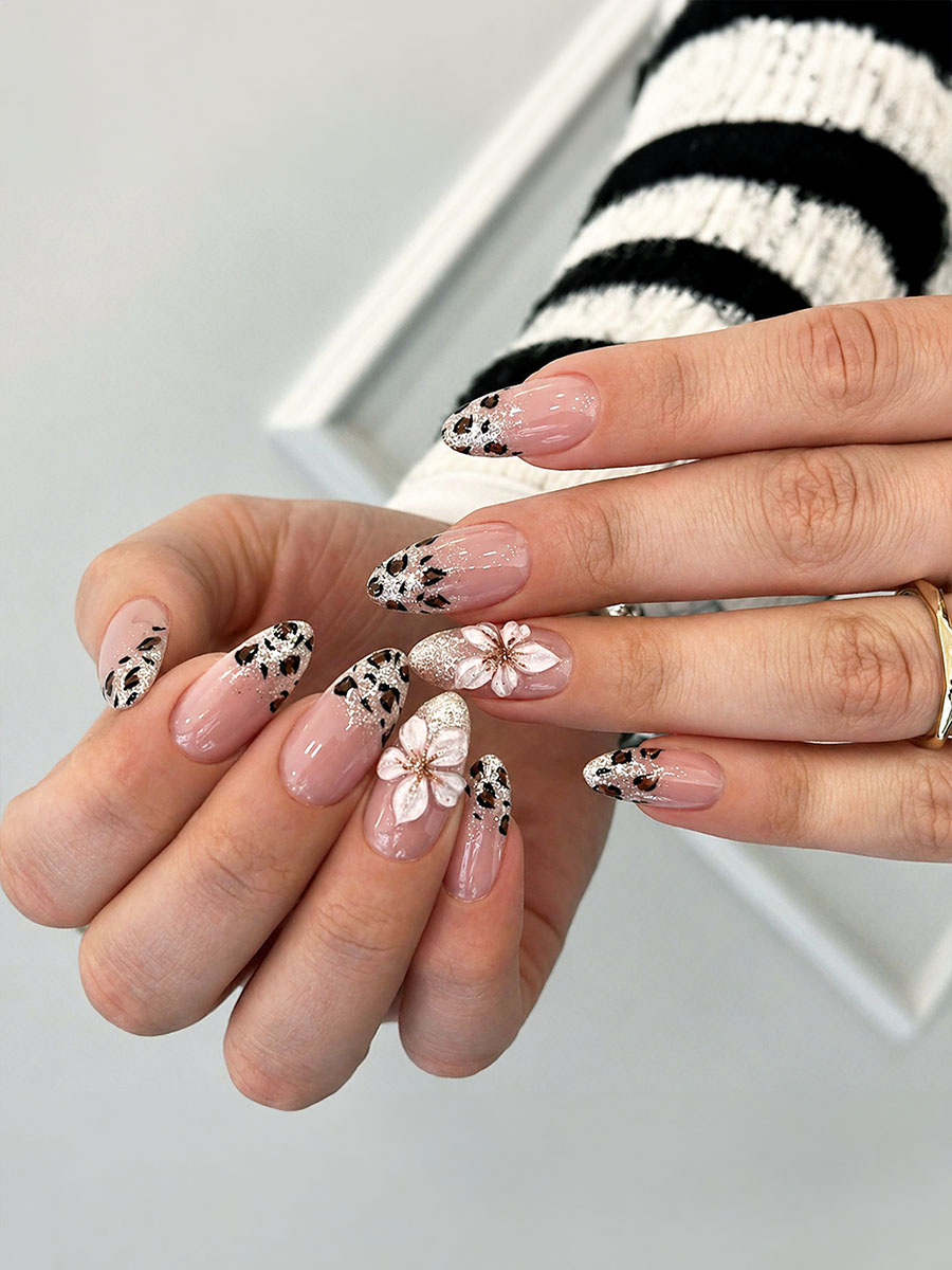 Unique Nails Lounge in Longview